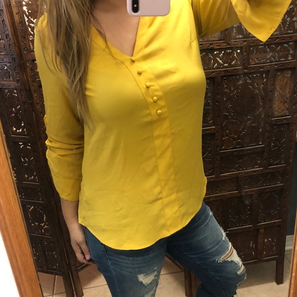 Express Yellow Gold Button Chiffon Blouse Medium - Picture 3 of 4